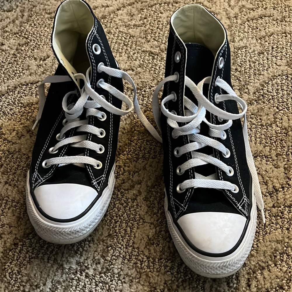 Black converse high tops - like new